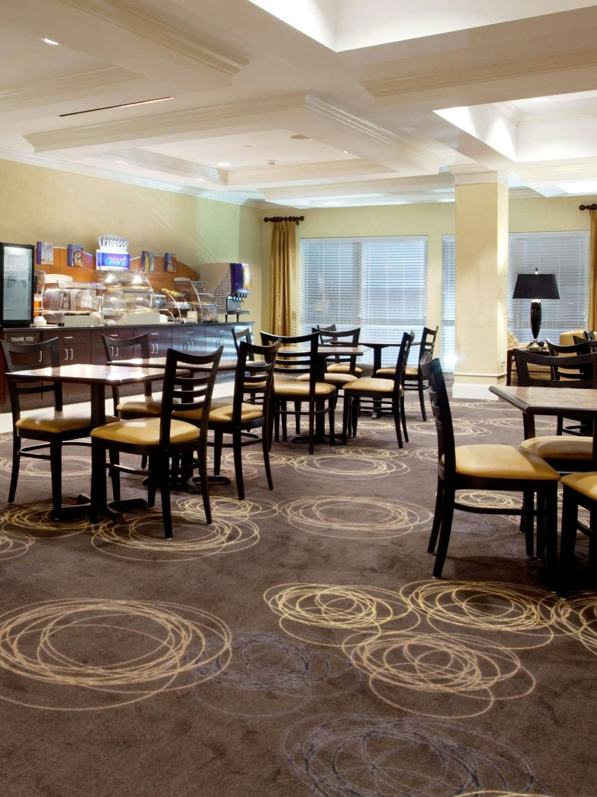 Hotel Holiday Inn Express Pembroke photo 4