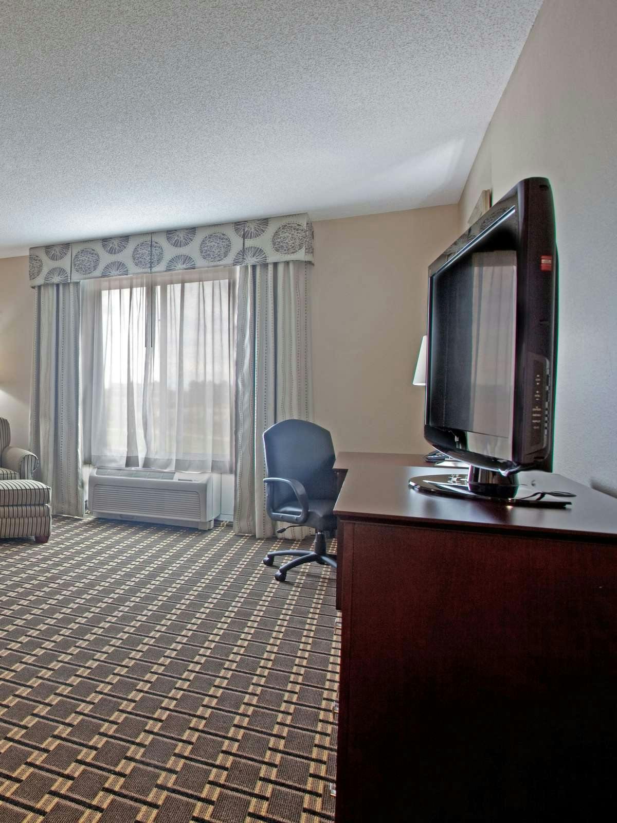 Hotel Holiday Inn Express Pembroke photo 2