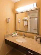 Hotel Holiday Inn Express Oakdale photo 2