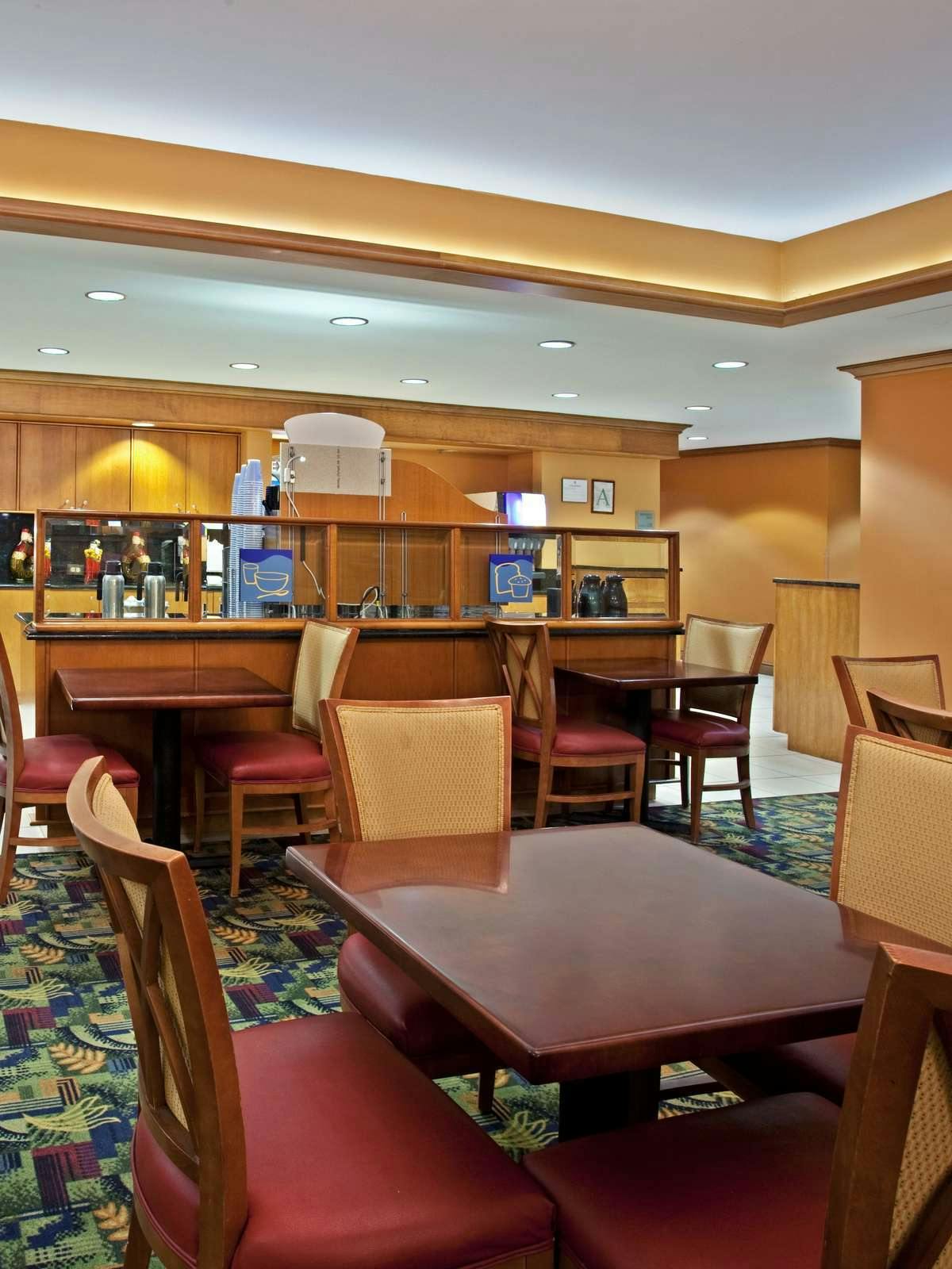 Hotel Holiday Inn Express Pascagoula Moss Point photo 3