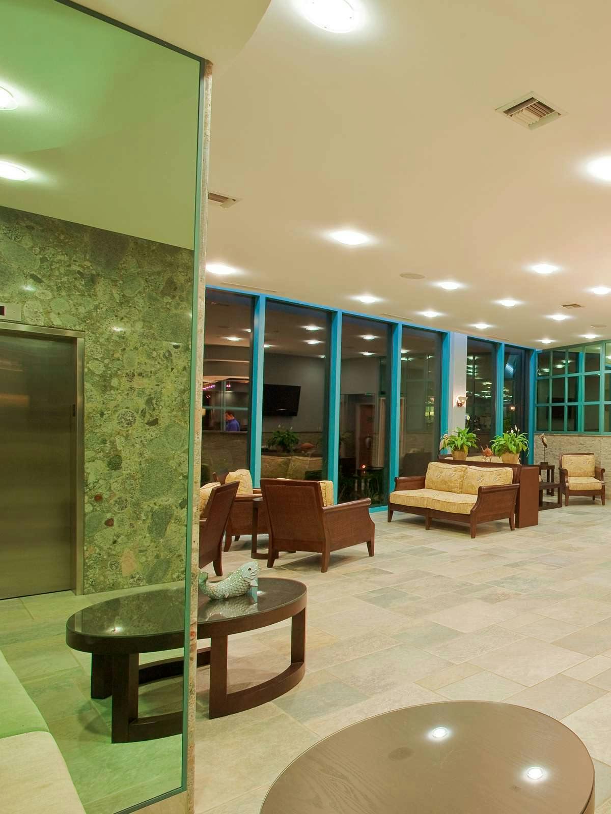 Hotel Holiday Inn Express Pensacola Beach photo 3