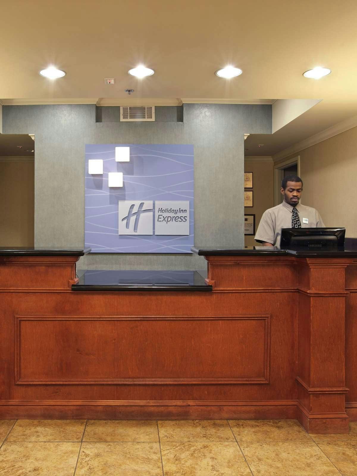 Hotel Holiday Inn Express Pine Bluff/Pines Mall photo 4