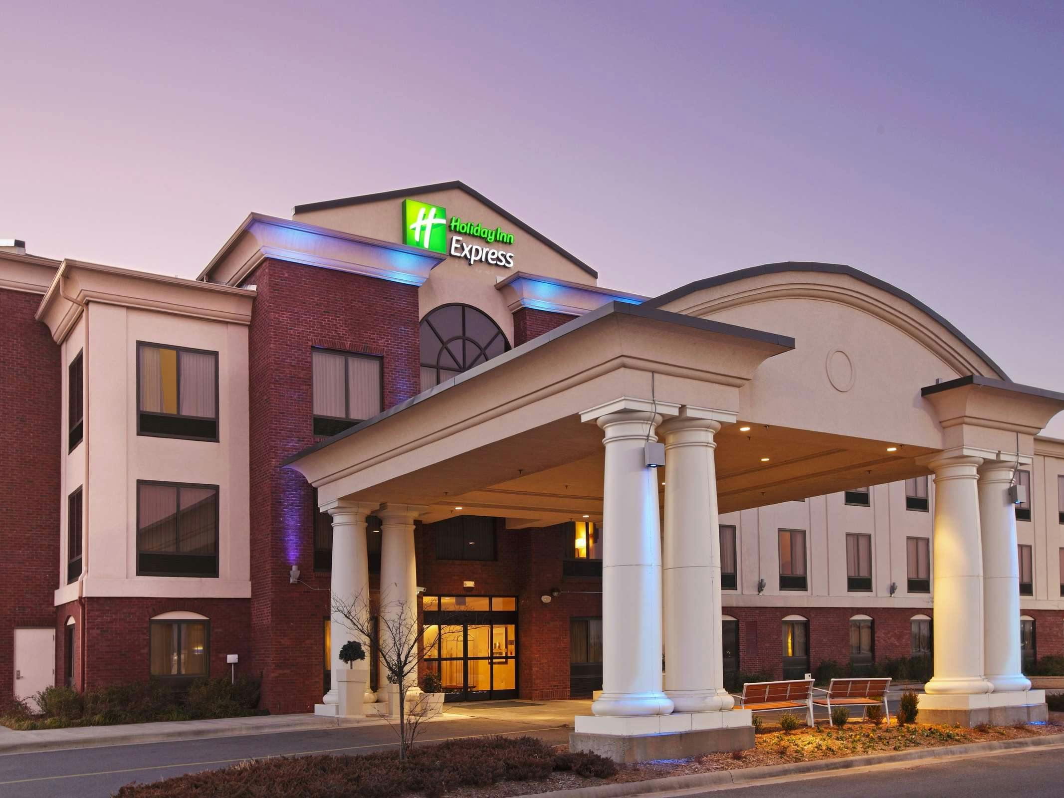 Holiday Inn Express Pine Bluff/Pines Mall