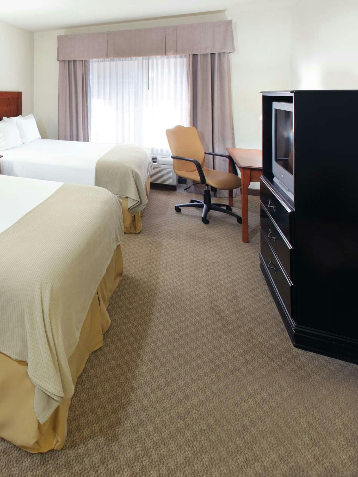 Hotel Holiday Inn Express Pine Bluff/Pines Mall photo 2