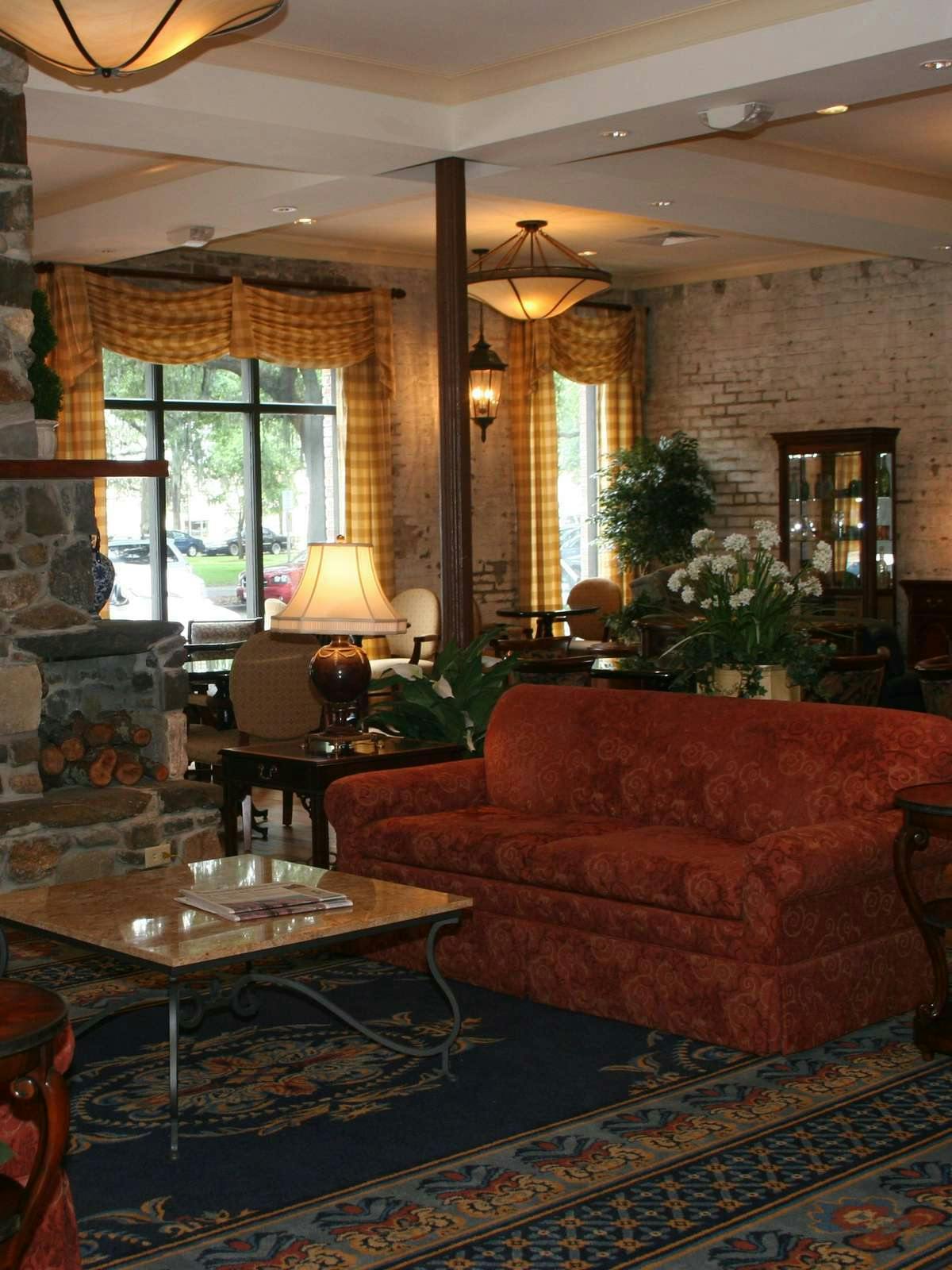 Hotel Staybridge Suites Savannah Historic District photo 3