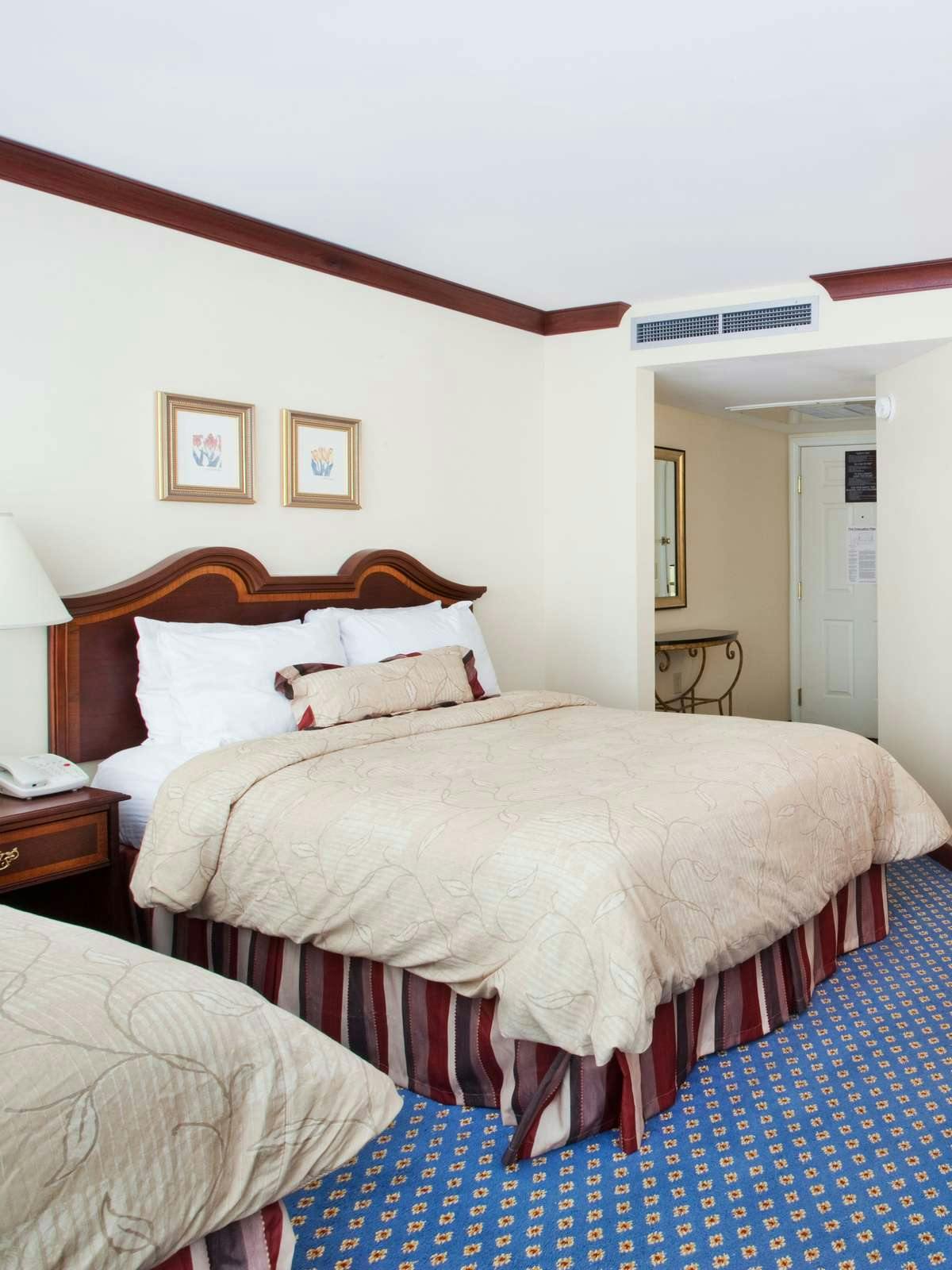 Hotel Staybridge Suites Savannah Historic District photo 1