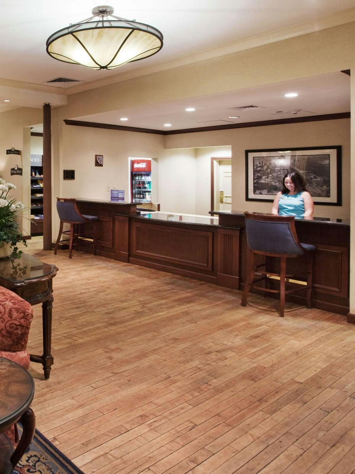 Hotel Staybridge Suites Savannah Historic District photo 4