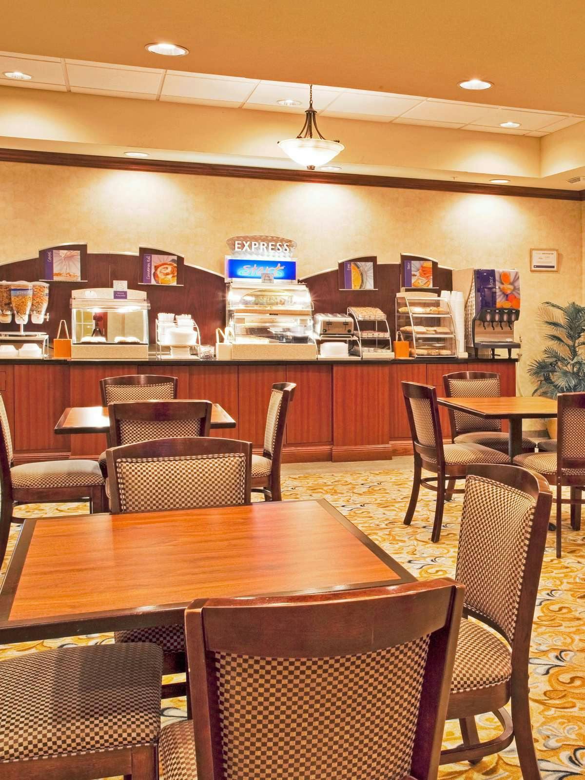 Hotel Holiday Inn Express Hotel & Suites Bartow photo 5