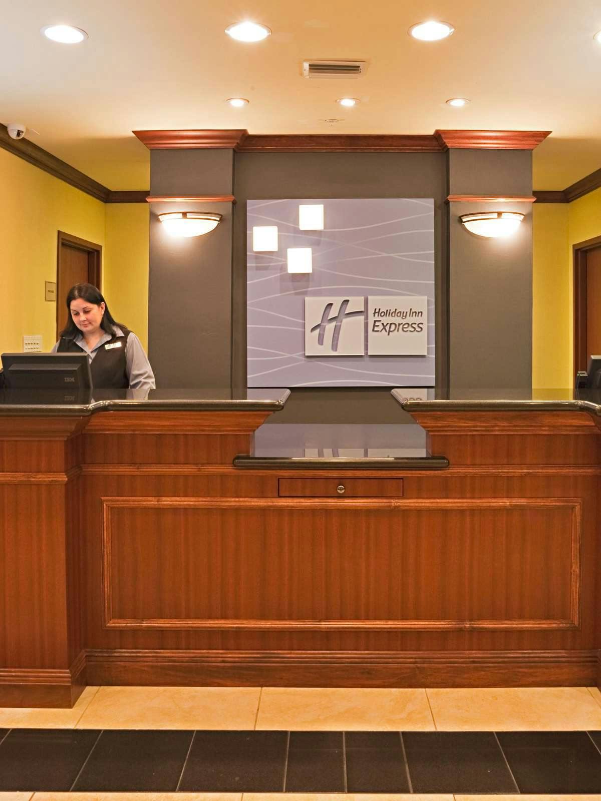 Hotel Holiday Inn Express Hotel & Suites Bartow photo 4