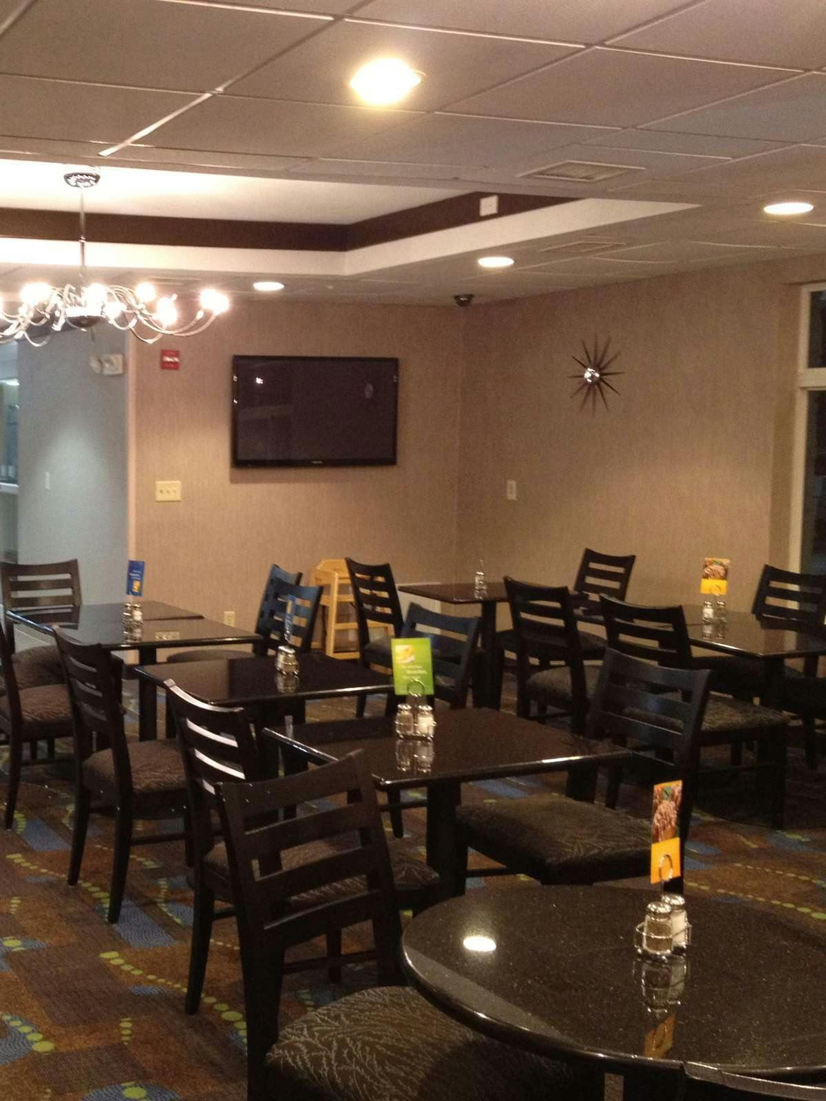 Hotel Holiday Inn Express Hotel & Suites Bastrop photo 5