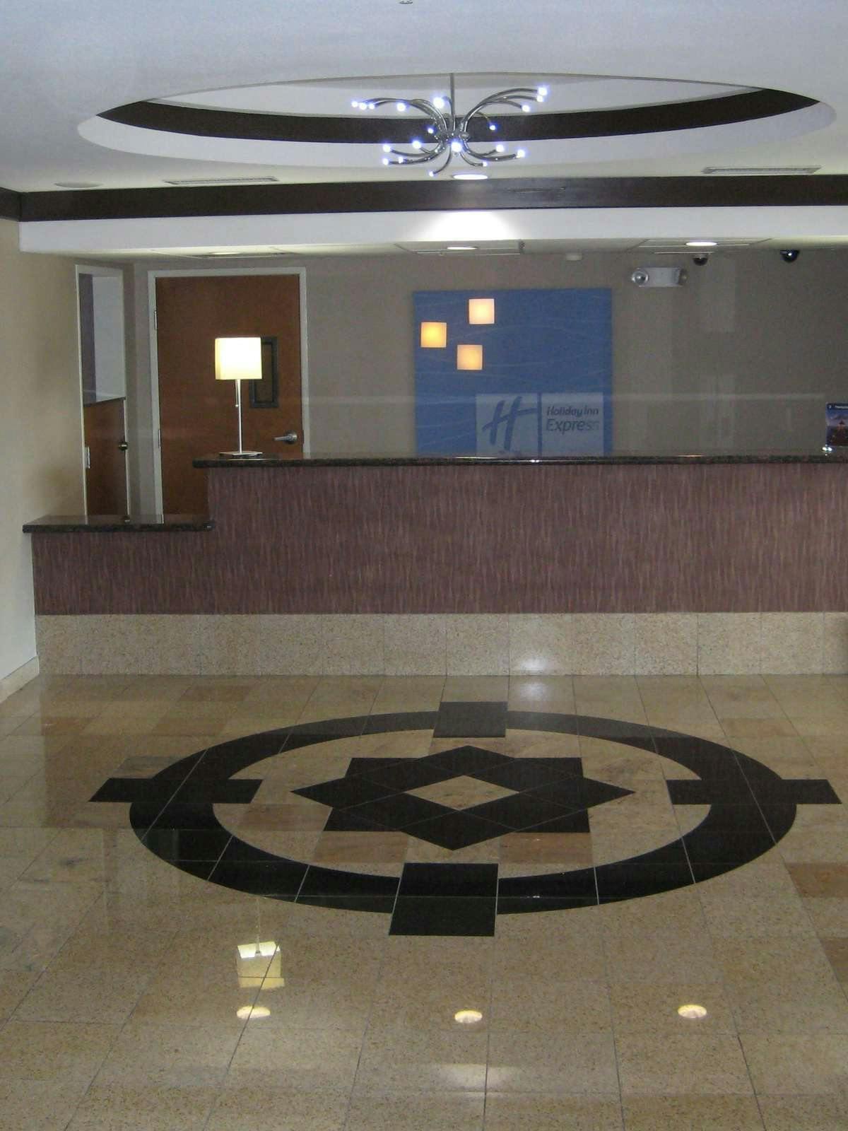 Hotel Holiday Inn Express Hotel & Suites Bastrop photo 4