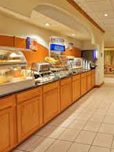 Hotel Holiday Inn Express Hotel & Suites Beatrice photo 4