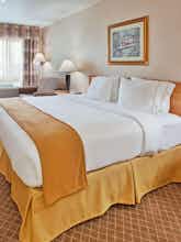 Hotel Holiday Inn Express Hotel & Suites Beatrice photo 1