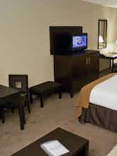 Hotel Holiday Inn Express Hotel & Suites Beaumont-Parkdale photo 2