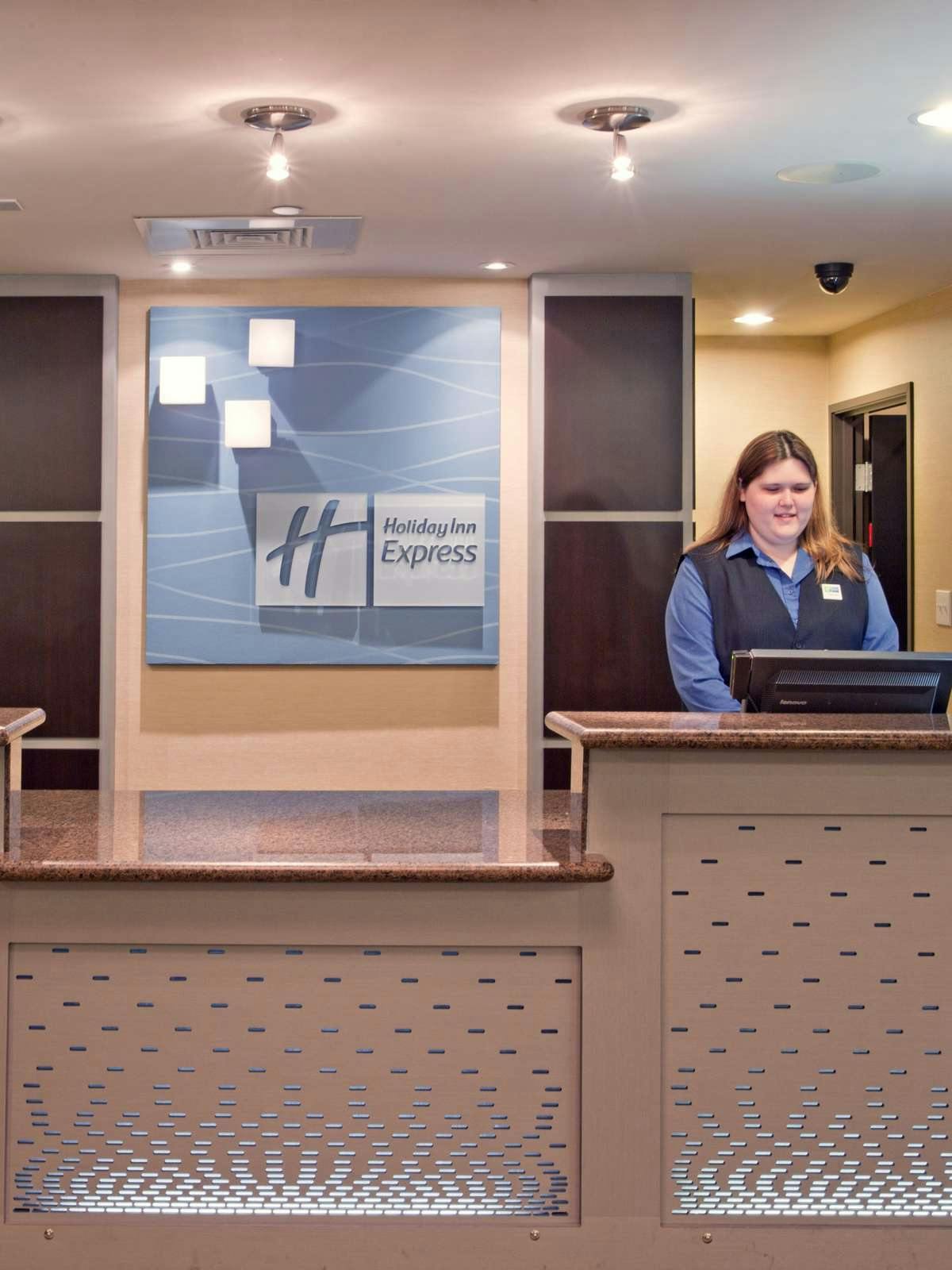 Hotel Holiday Inn Express Hotel & Suites Beaumont-Parkdale photo 4