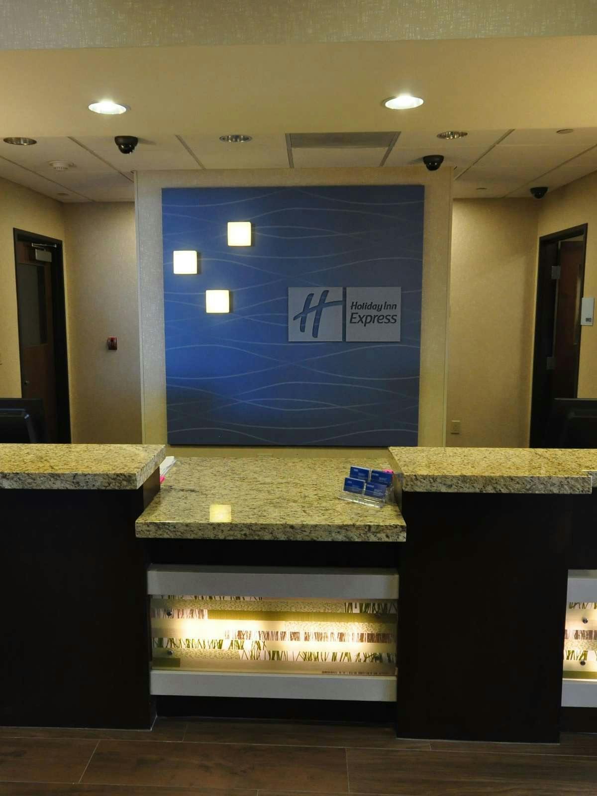 Hotel Holiday Inn Express Hotel & Suites Belgrade photo 4