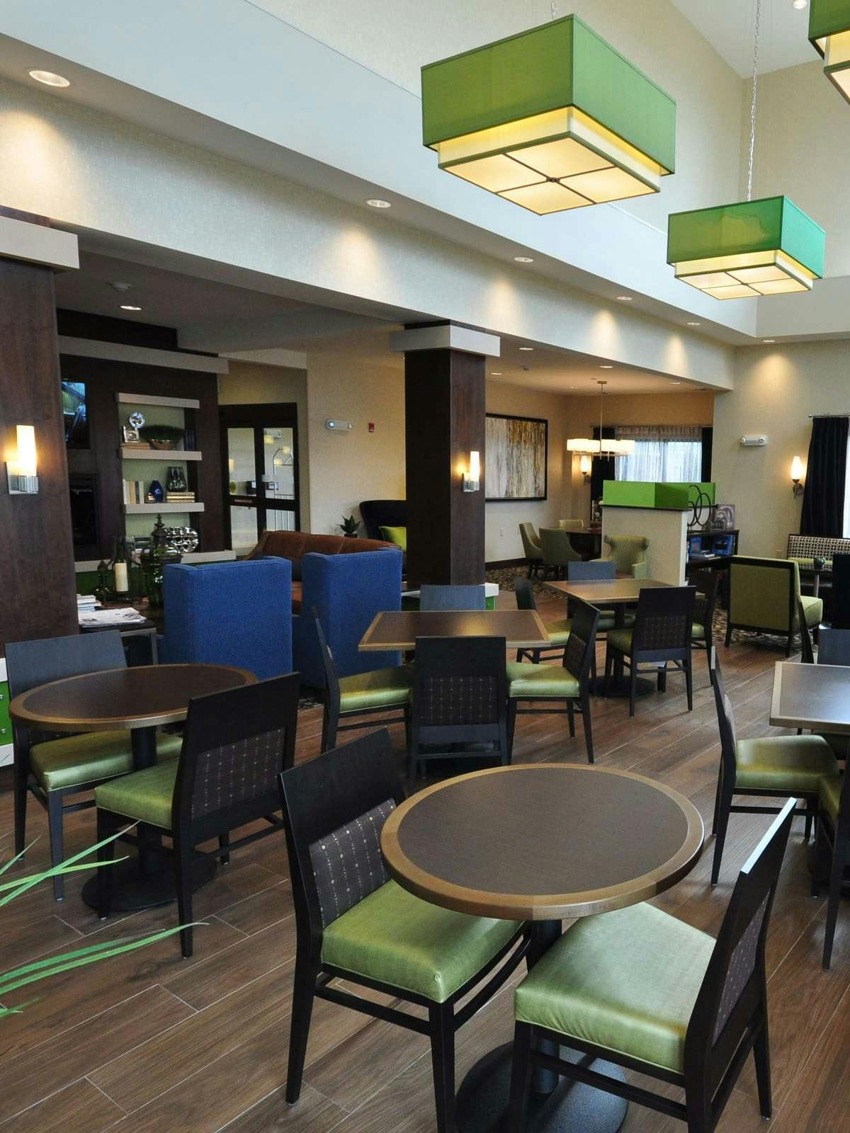 Hotel Holiday Inn Express Hotel & Suites Belgrade photo 5