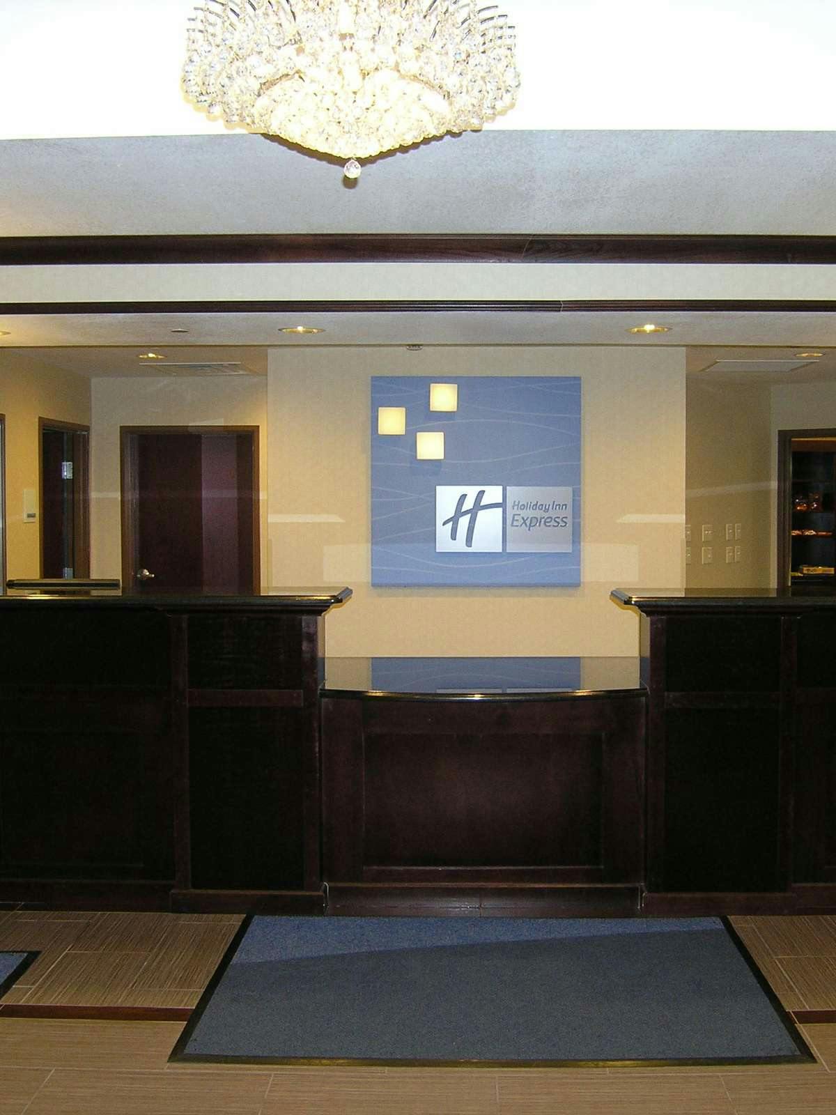 Hotel Holiday Inn Express Hotel & Suites Belle Vernon photo 3