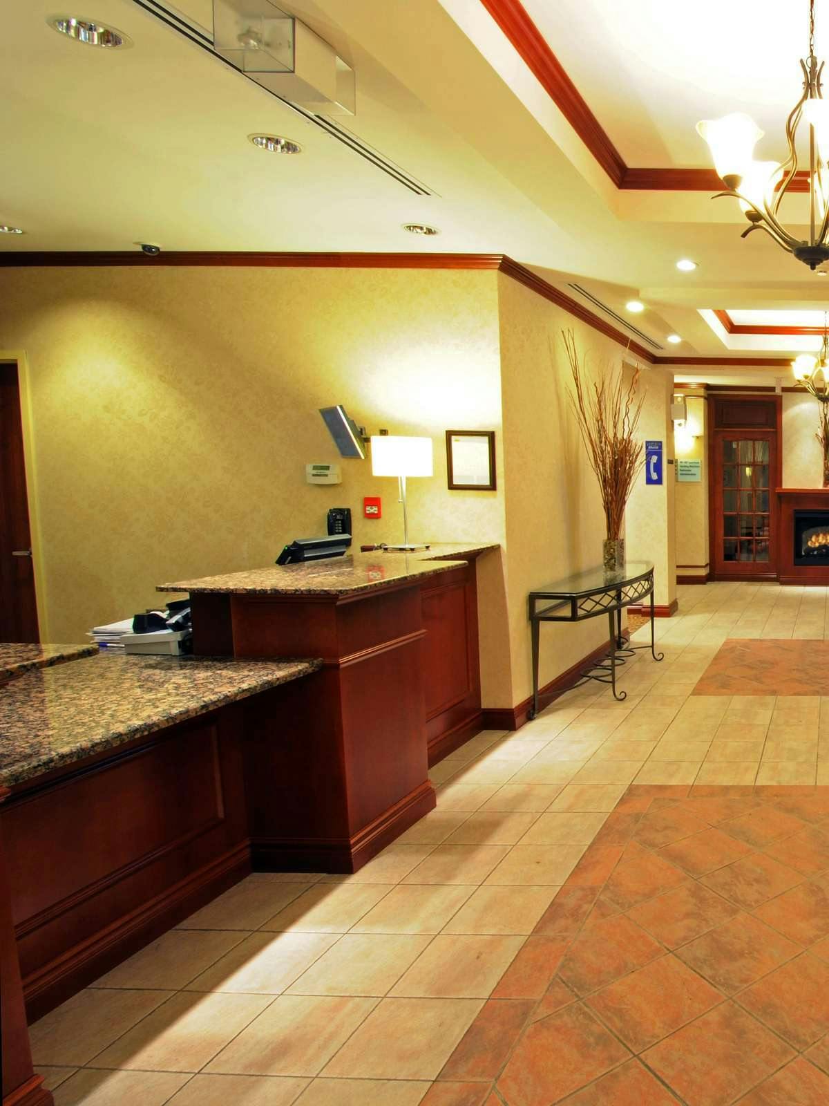 Hotel Holiday Inn Express Hotel & Suites Belleville, ON photo 4