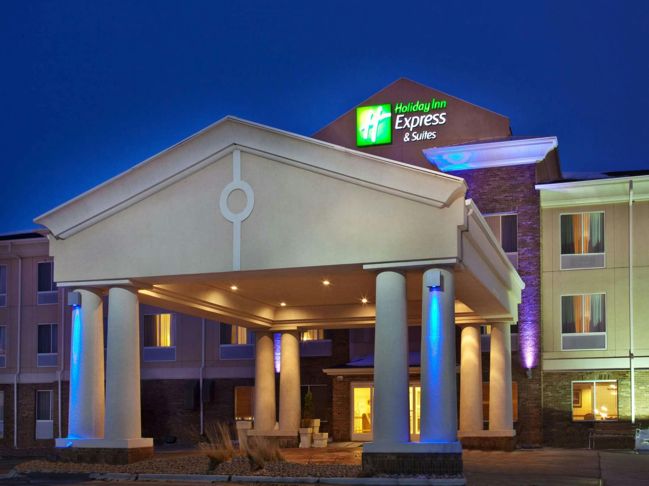 Holiday Inn Express Hotel & Suites Bellevue