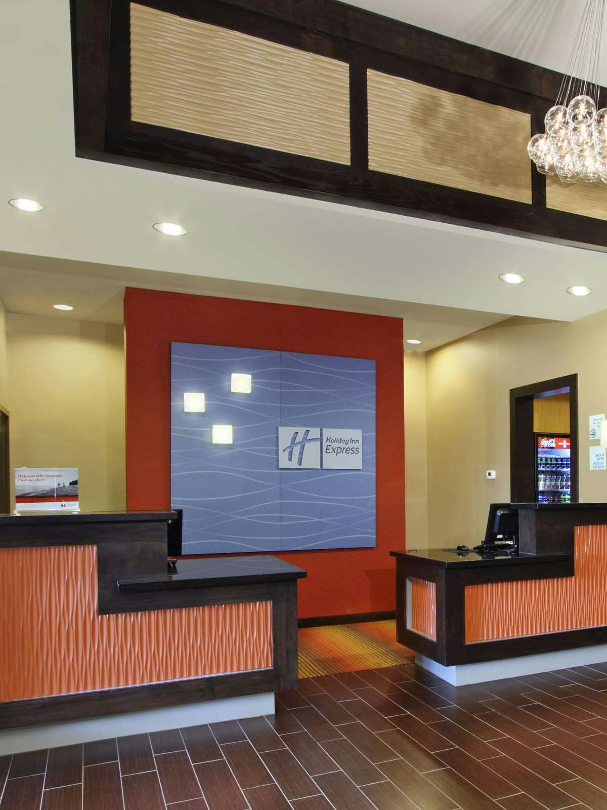 Hotel Holiday Inn Express Hotel & Suites Baytown photo 5