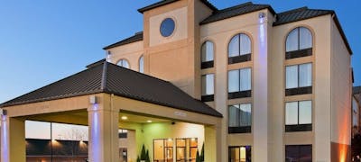Holiday Inn Express Hotel & Suites Bentonville