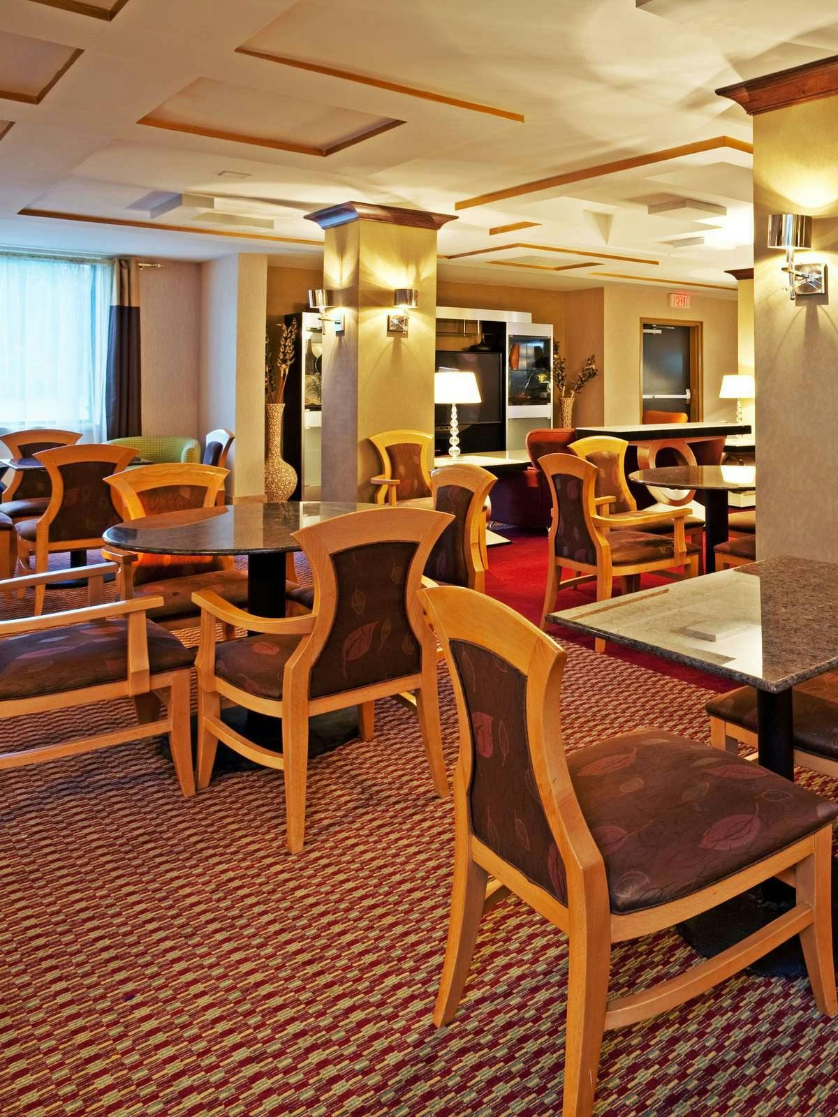 Hotel Holiday Inn Express Hotel & Suites Birmingham photo 5