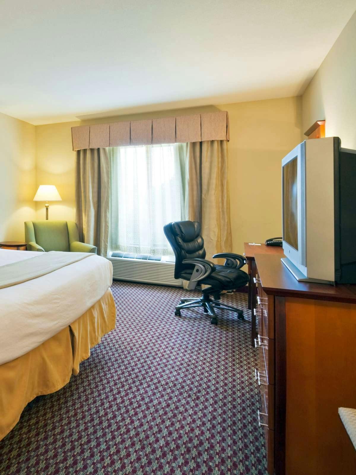 Hotel Holiday Inn Express Hotel & Suites Birmingham photo 2