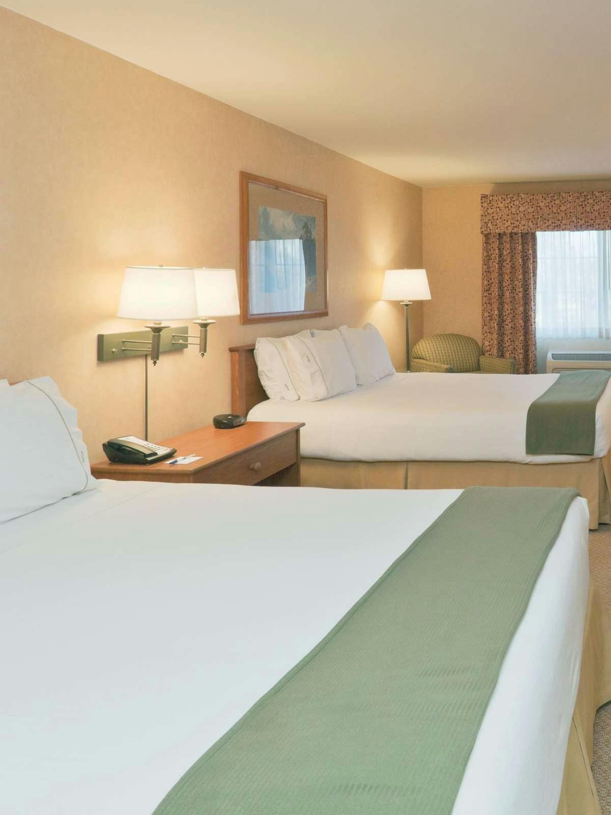 Hotel Holiday Inn Express Hotel & Suites Bishop photo 1