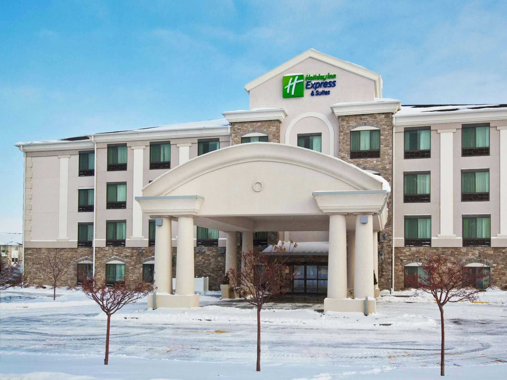 Holiday Inn Express Hotel & Suites Bismarck