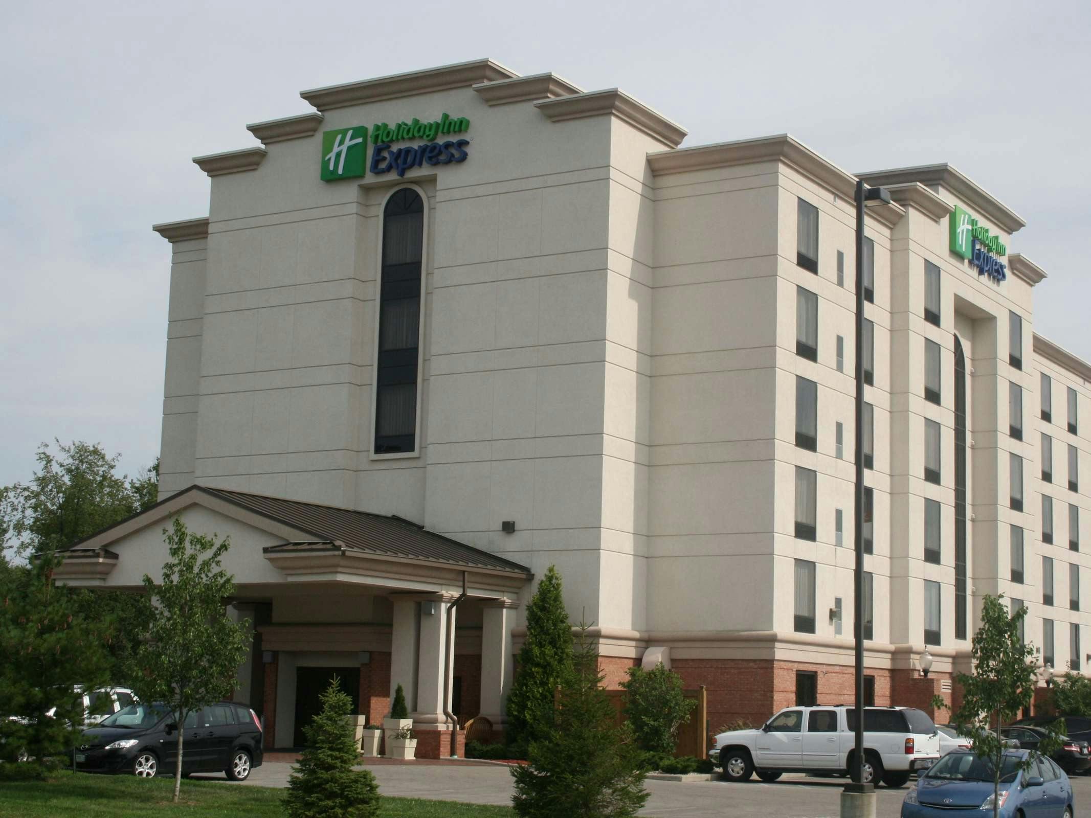 Holiday Inn Express Hotel & Suites Bloomington