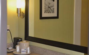Holiday Inn Express Hotel & Suites Bloomington City Center