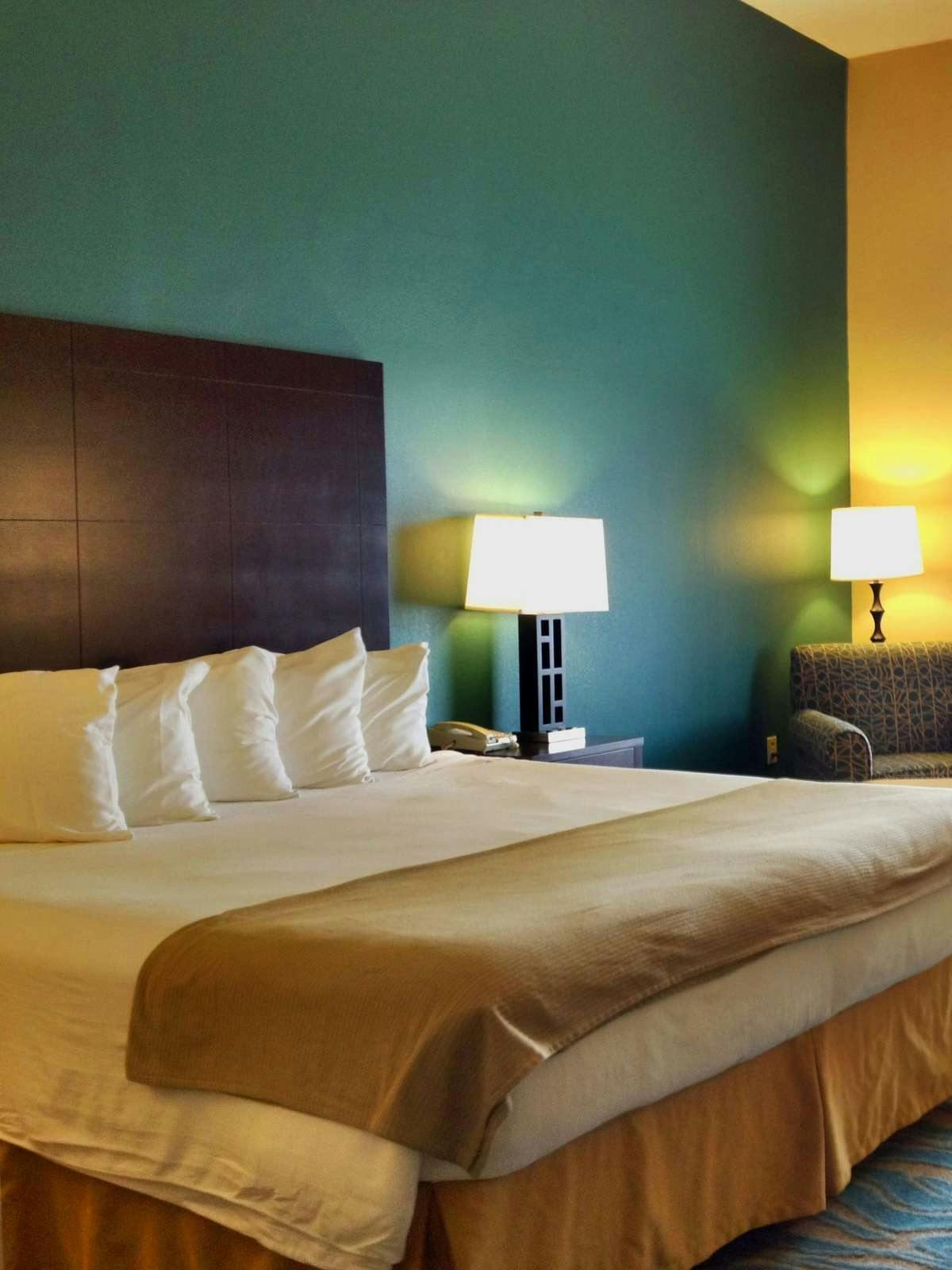 Hotel Holiday Inn Express Hotel & Suites Bluffton photo 1