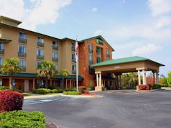 Holiday Inn Express Hotel & Suites Bluffton