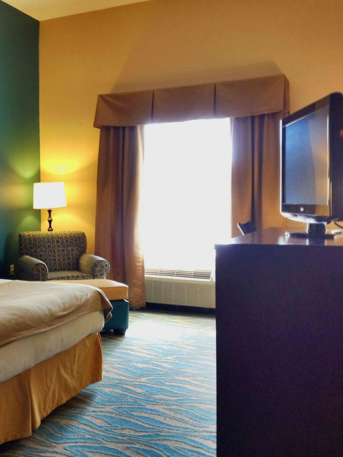 Hotel Holiday Inn Express Hotel & Suites Bluffton photo 3