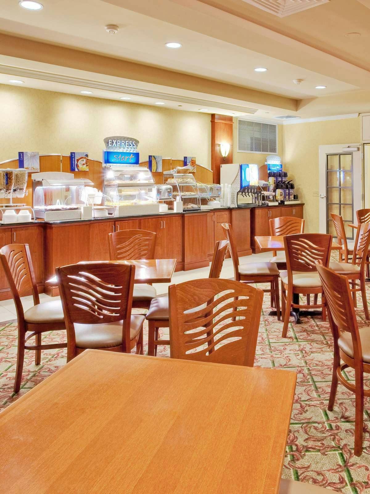 Hotel Holiday Inn Express Hotel & Suites Bethlehem photo 5