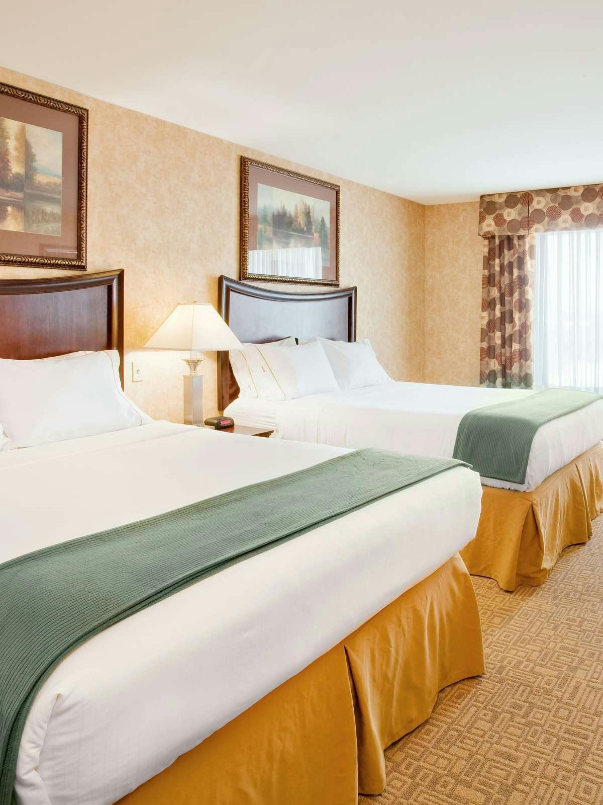 Hotel Holiday Inn Express Hotel & Suites Bethlehem Airport photo 1