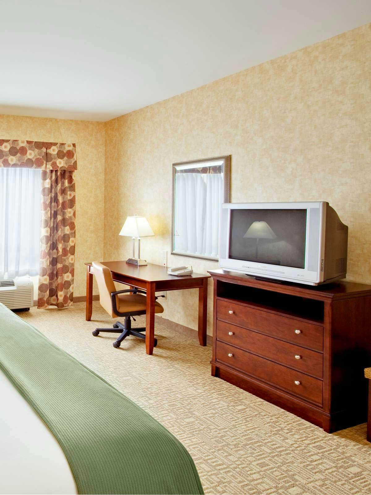 Hotel Holiday Inn Express Hotel & Suites Bethlehem Airport photo 2