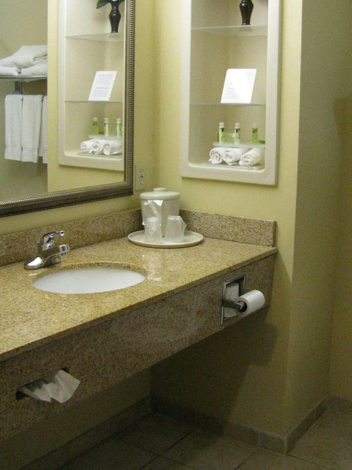 Hotel Holiday Inn Express Hotel & Suites Biloxi Ocean Springs photo 3