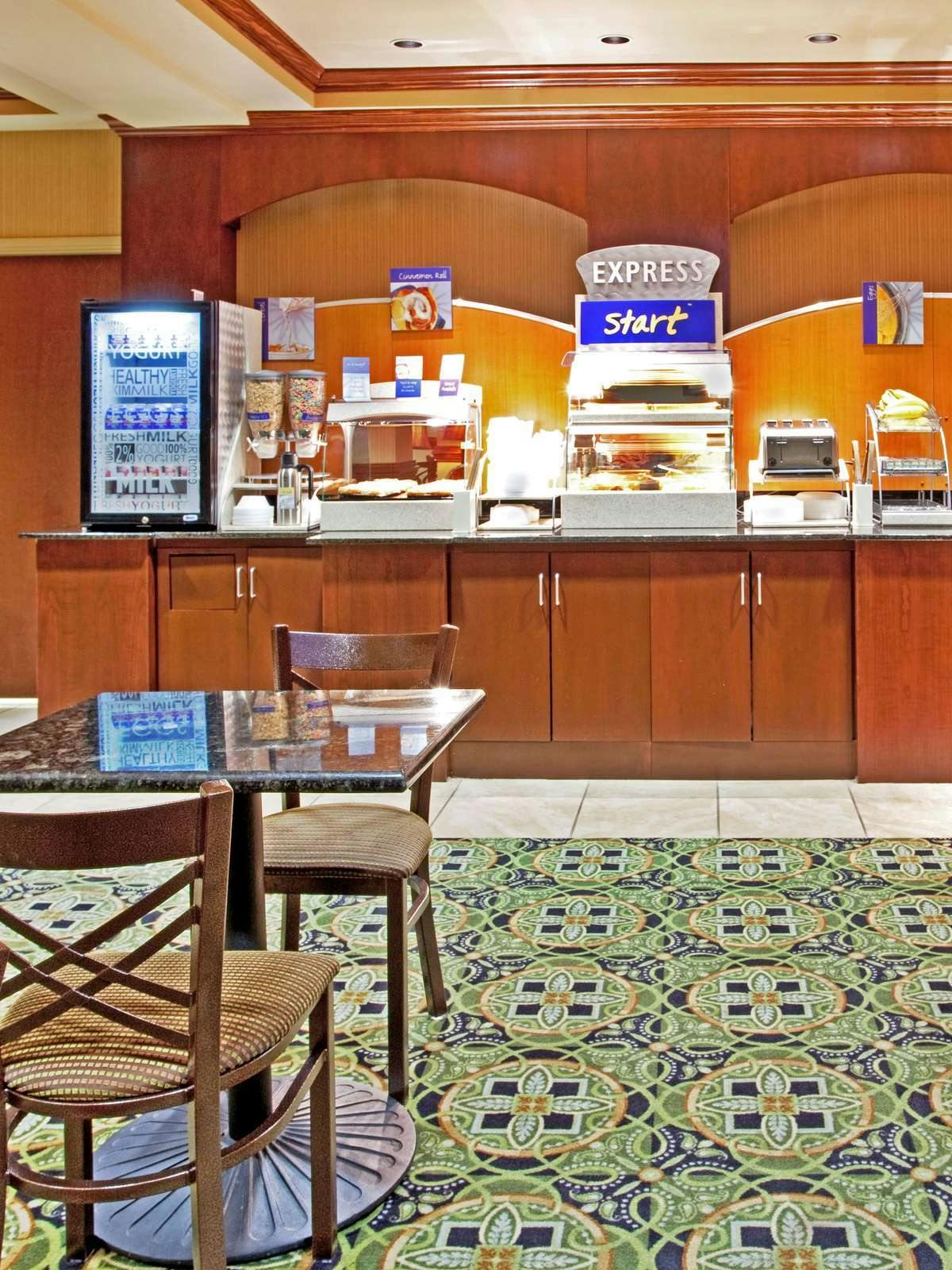 Hotel Holiday Inn Express Hotel & Suites Biloxi Ocean Springs photo 5