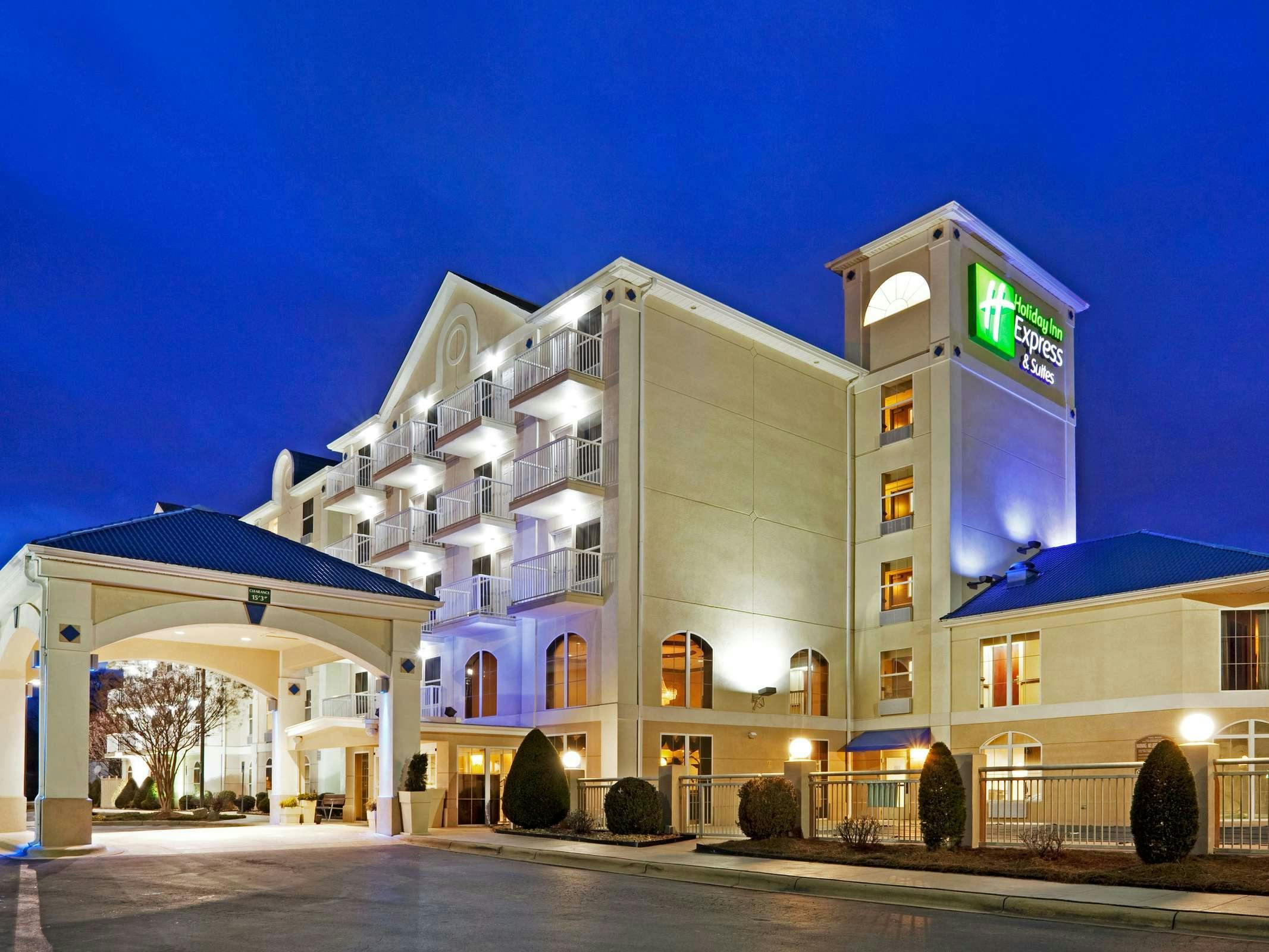Holiday Inn Express Hotel & Suites Biltmore