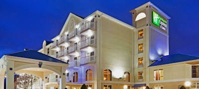 Holiday Inn Express Hotel & Suites Biltmore