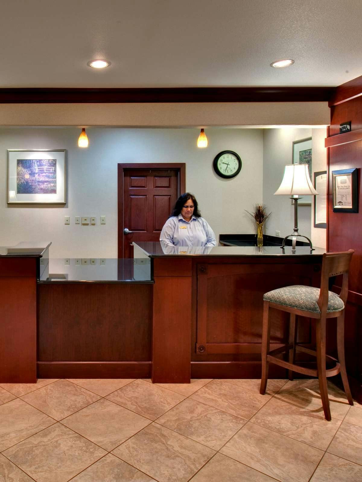 Hotel Staybridge Suites Rockford photo 4