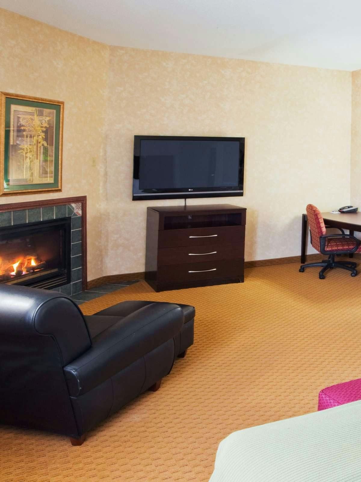 Hotel Holiday Inn Express Prince Frederick photo 2