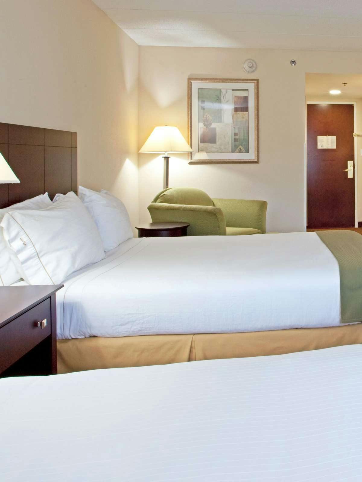 Hotel Holiday Inn Express Richmond Airport photo 1