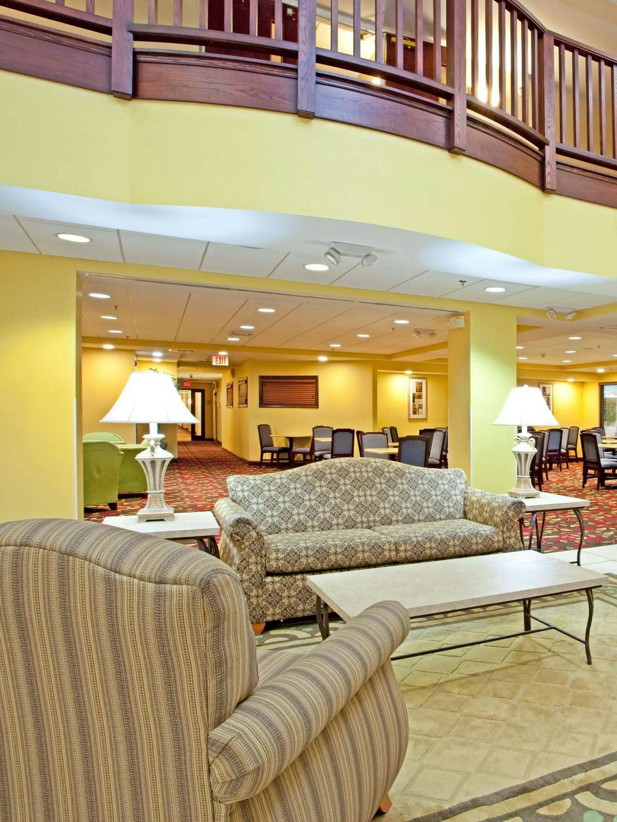 Hotel Holiday Inn Express Richmond Airport photo 3