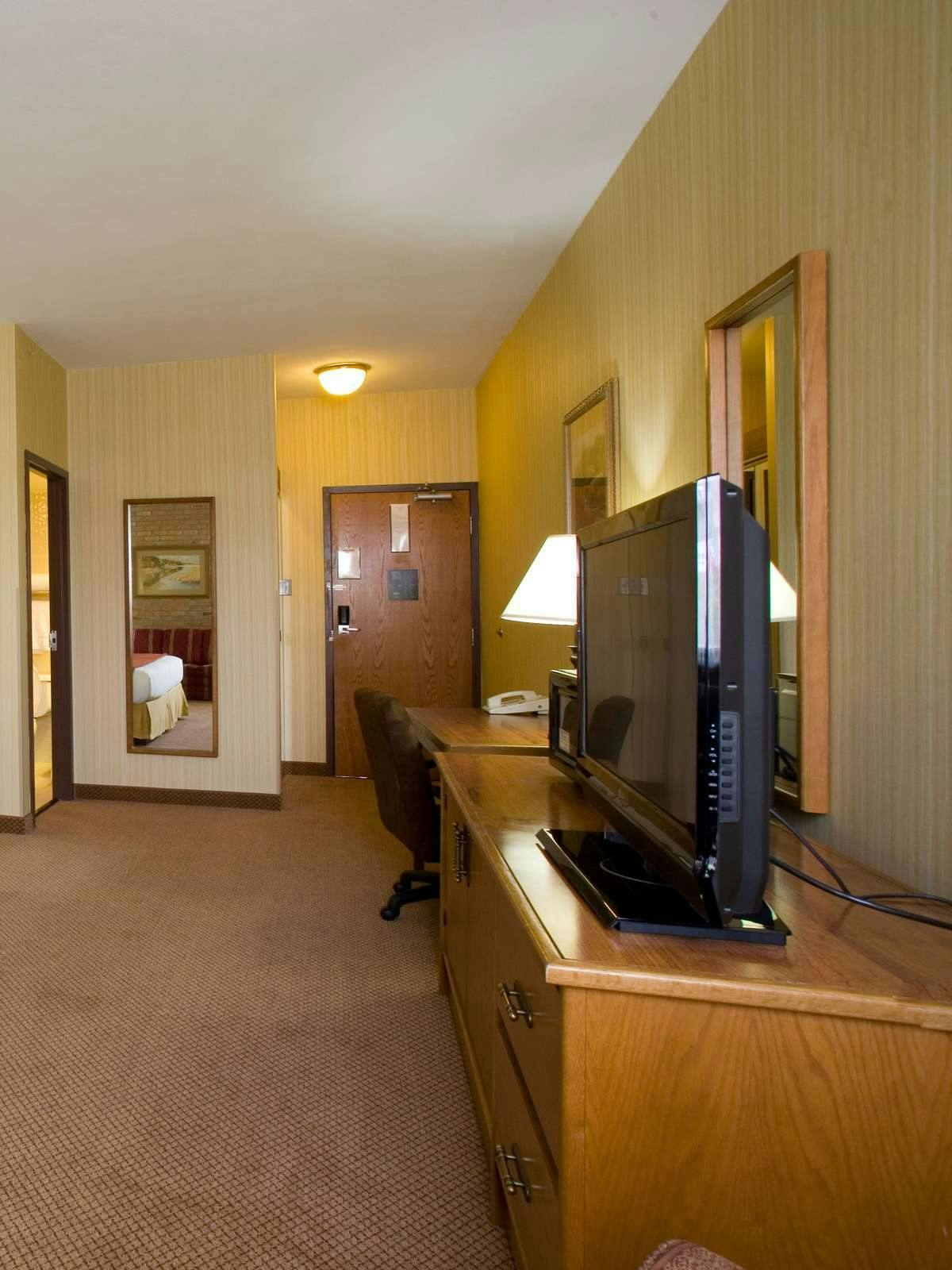 Hotel Holiday Inn Express San Antonio Airport photo 2