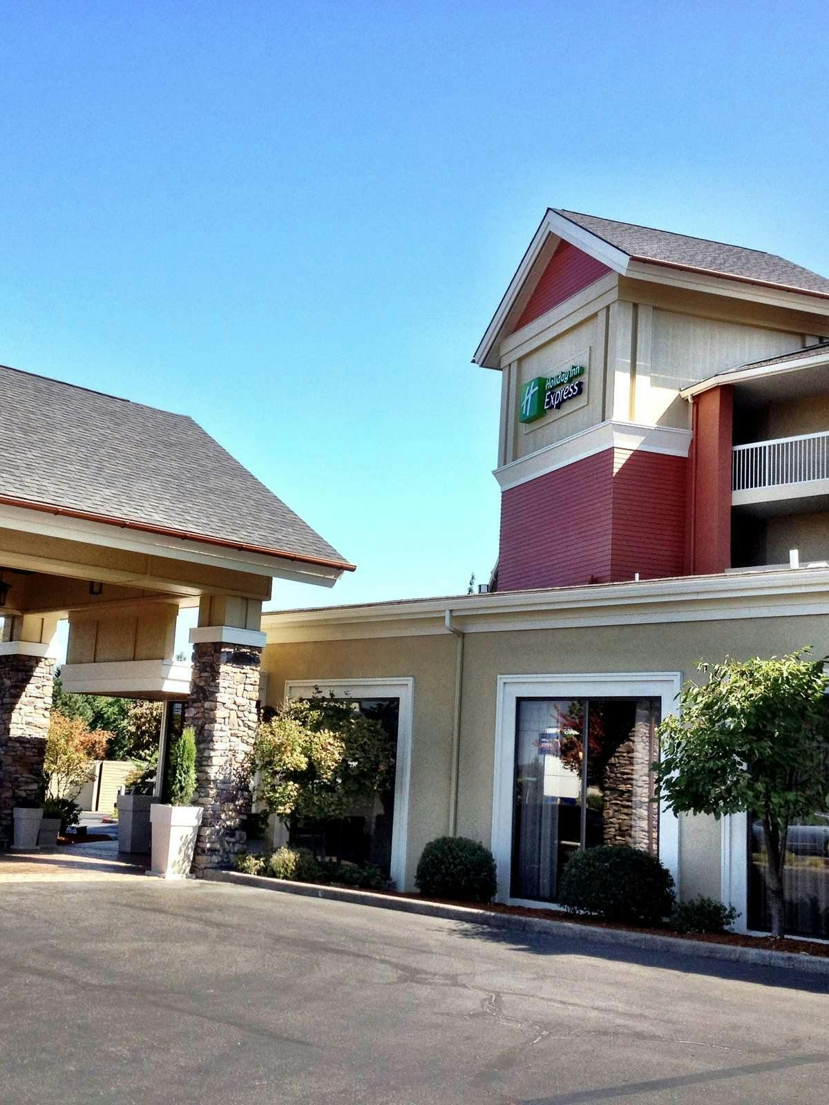 Hotel Holiday Inn Express Roseburg photo 4