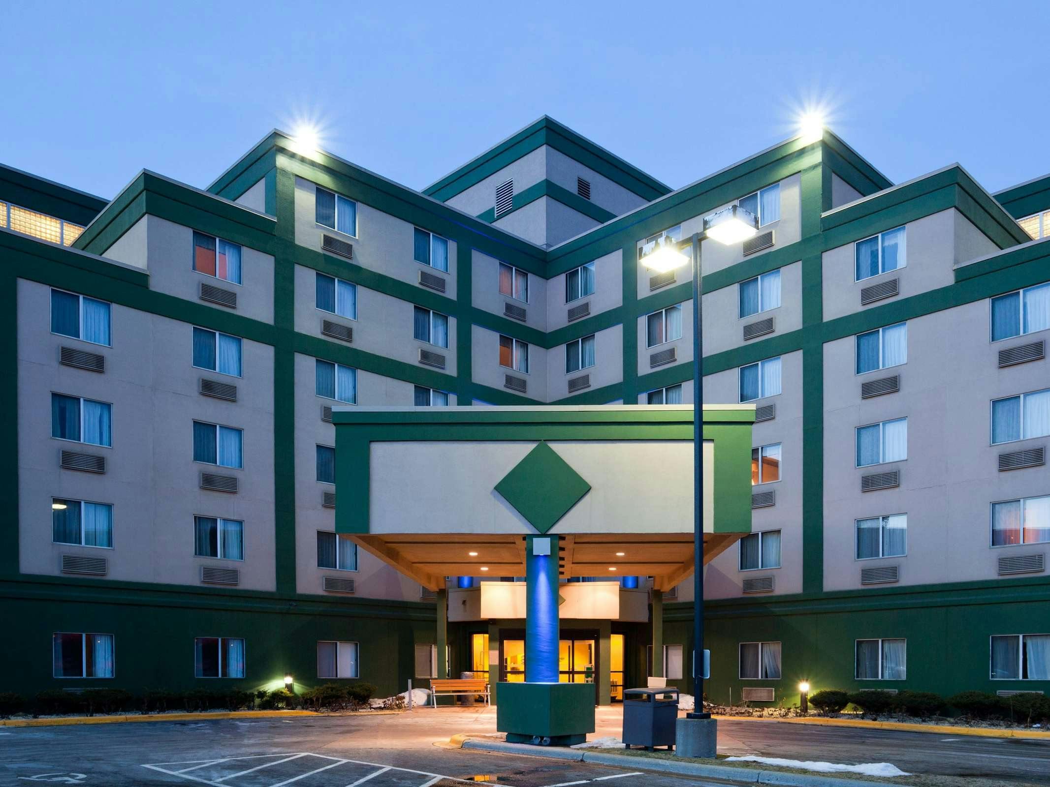 Holiday Inn Express Roseville St. Paul