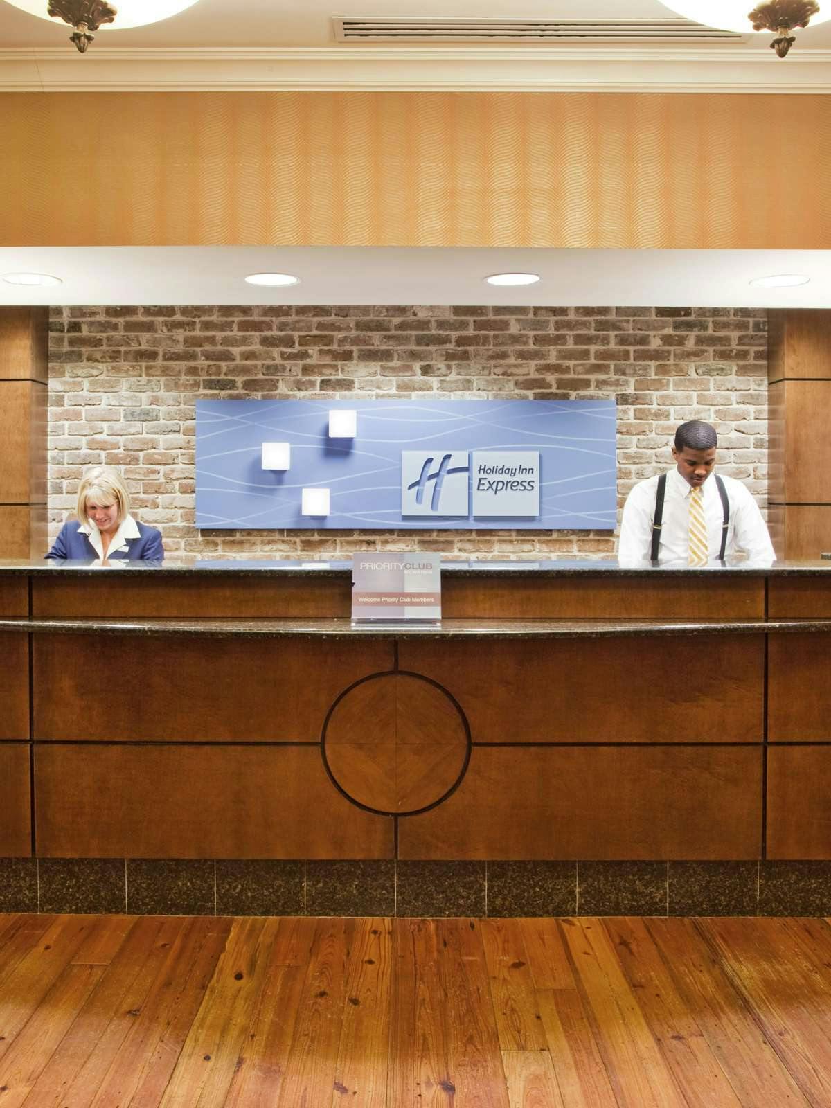 Hotel Holiday Inn Express Savannah Historic District photo 5